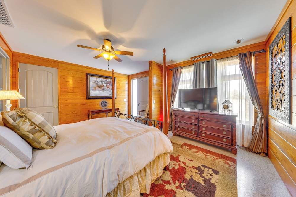 'the Vista' Retreat 30 Mi to Kansas City! - Property Image 54