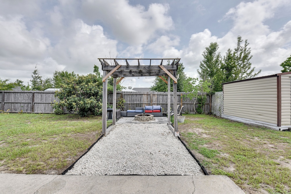 4 Mi to Downtown Panama City: Home w/ Patio!