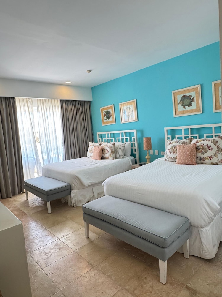 Apt w 2BR Ocean View Jacuzzi in Sotogrande