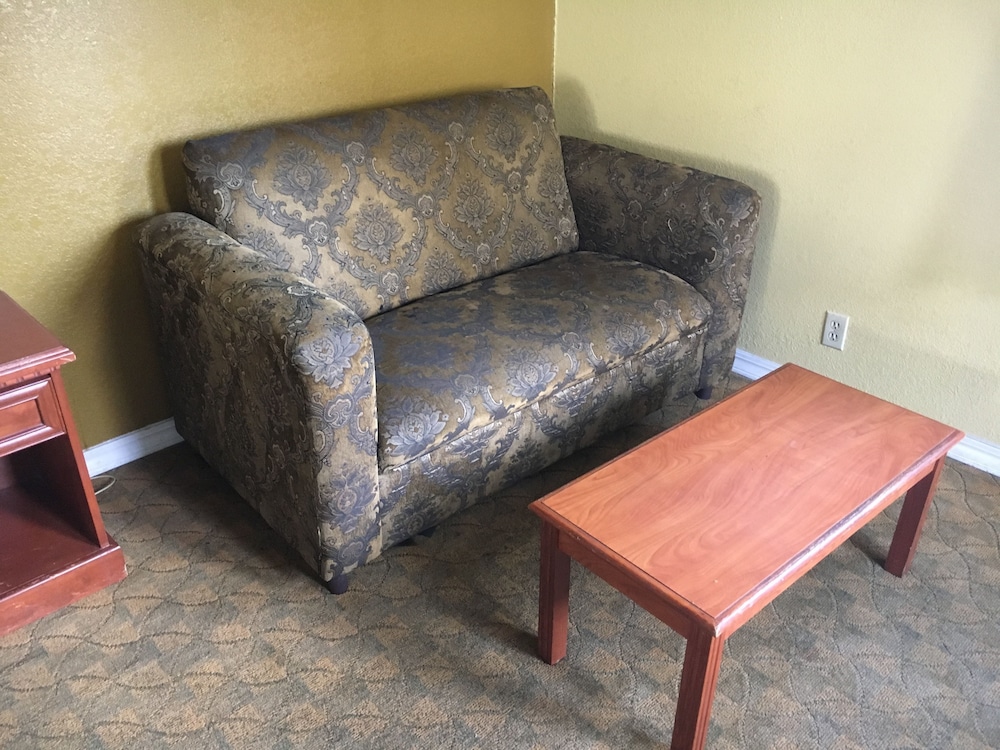 Bellflower Travel Inn