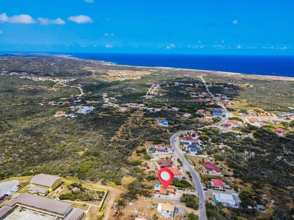 3BR Filled by Nature w Private Pool Ocean View