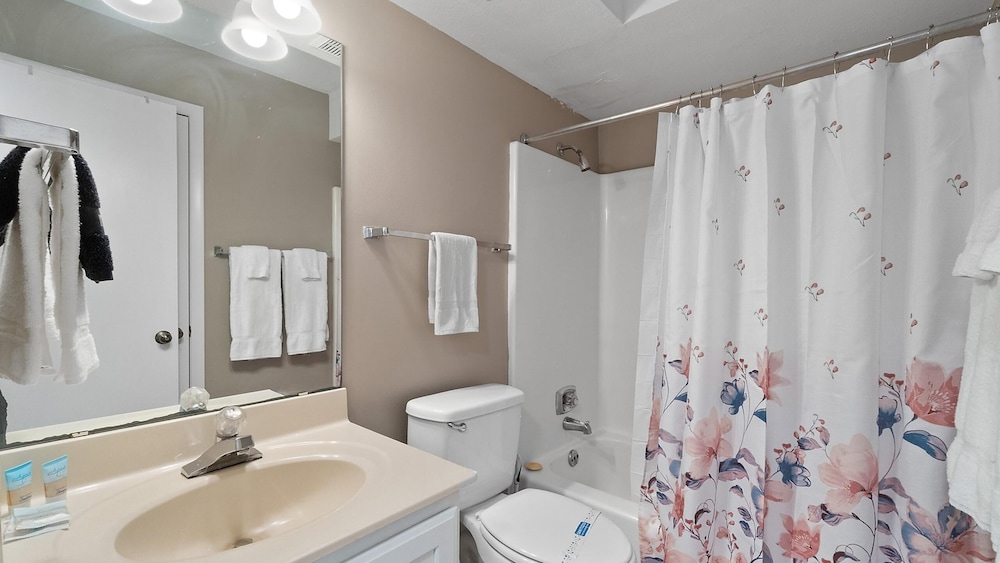 Driftwood Towers #4E by Southern Vacation Rentals