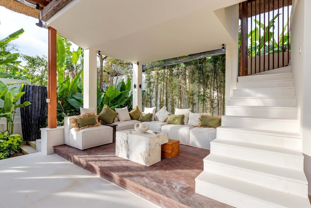 Villa Chempaka by Alfred in Bali - New Luxe Tropical 4BR Dream Villa in Canggu