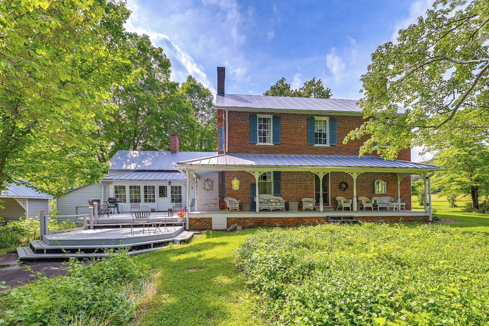 Historic Farmhouse ~ 15 Mi to Winston-salem view 5