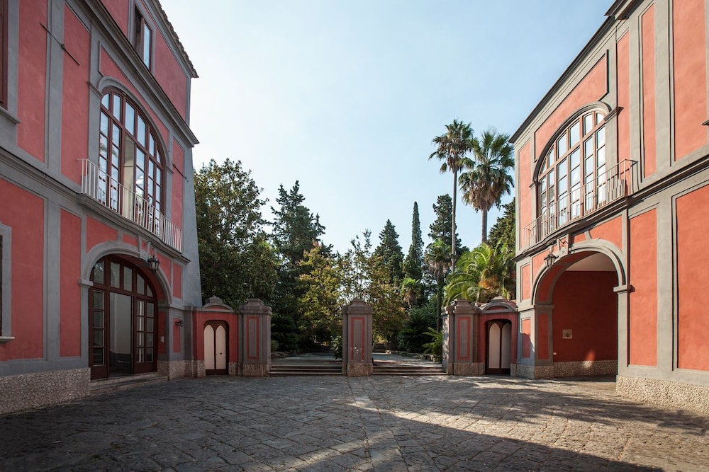 Palazzo Caracciolo