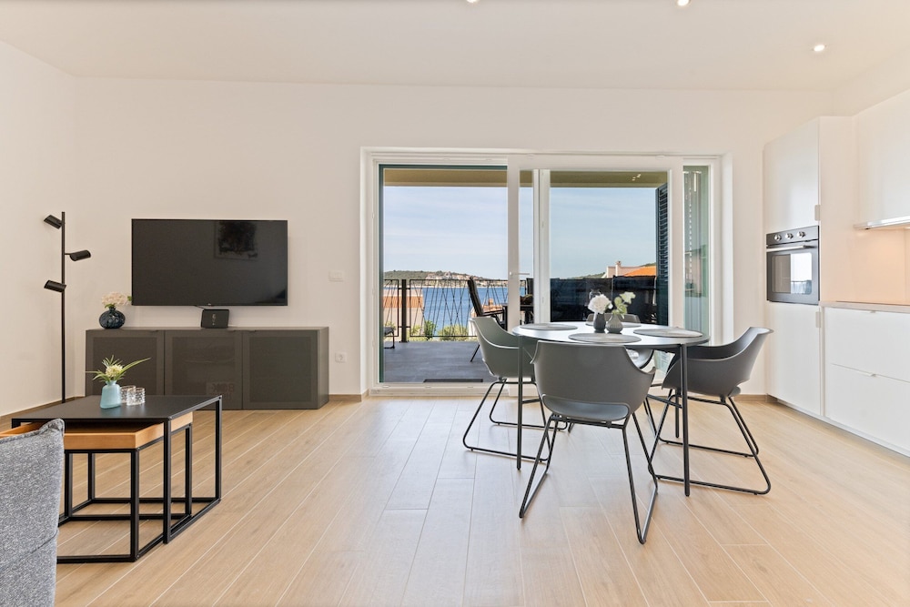 Luxury Living at Horizon Retreat