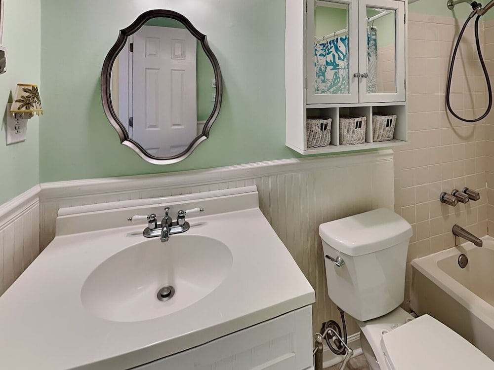 Bella Beach House by Topsail Realty