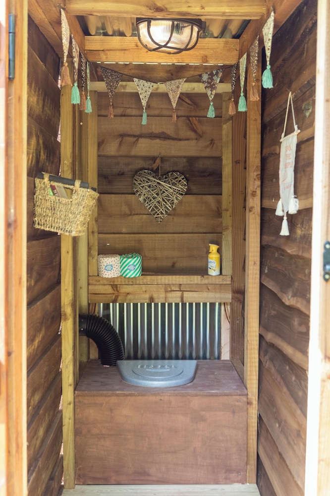 Luxury Glamping The Wye Valley for 2 to 6 Guests