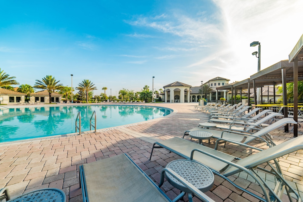 Shv1191ha - 8 Bedroom Villa In The Retreat at Champions Gate, Sleeps Up To 20, Just 9 Miles To Disney