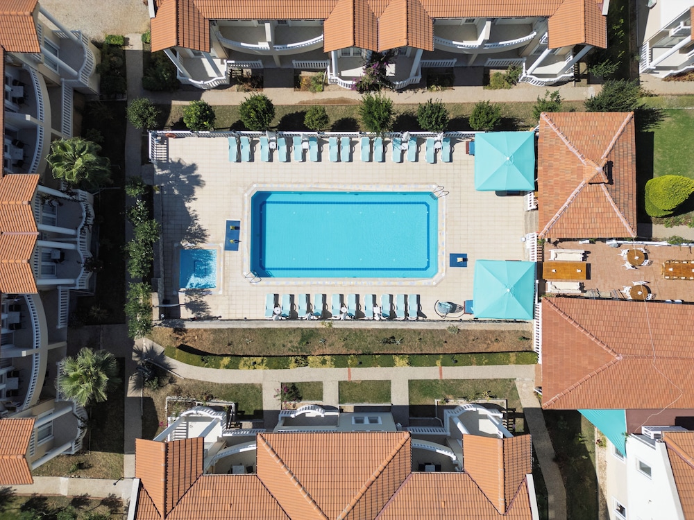 Larimar Suite Otel - Image 48