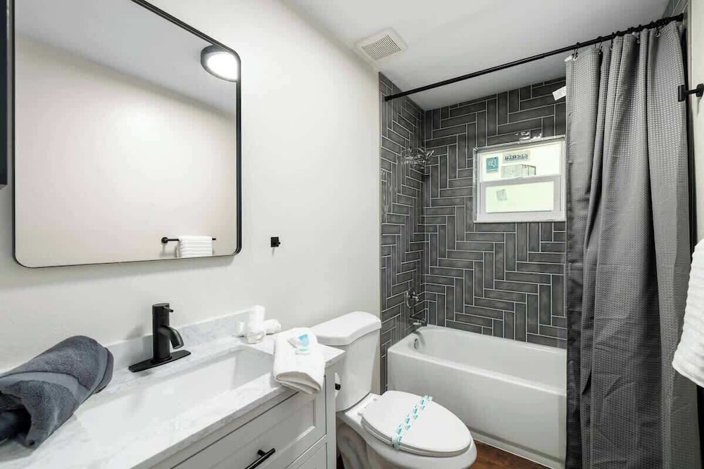 Modern 3 Bedroom, Wesley Chapel!