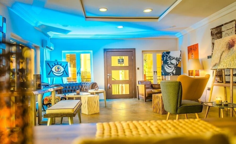 Royal Swiss Apartments and Suites