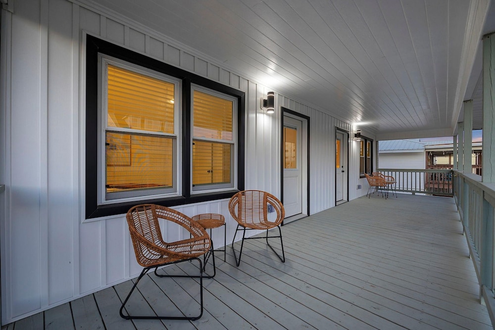 Elvi s Beach House Unit A