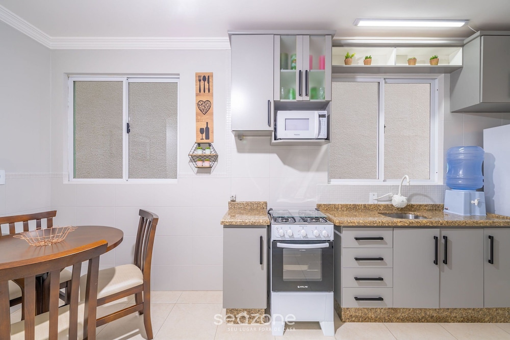 Apt 60m From sea - Meia Praia Itapema Obs0301