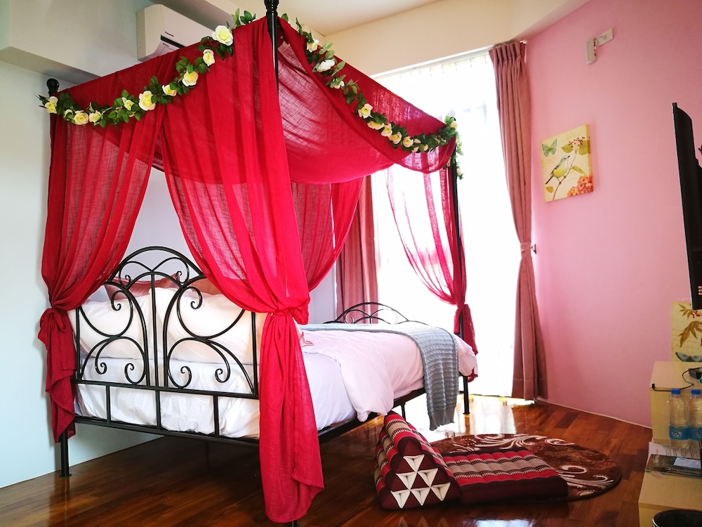 198 Red Hat B&B