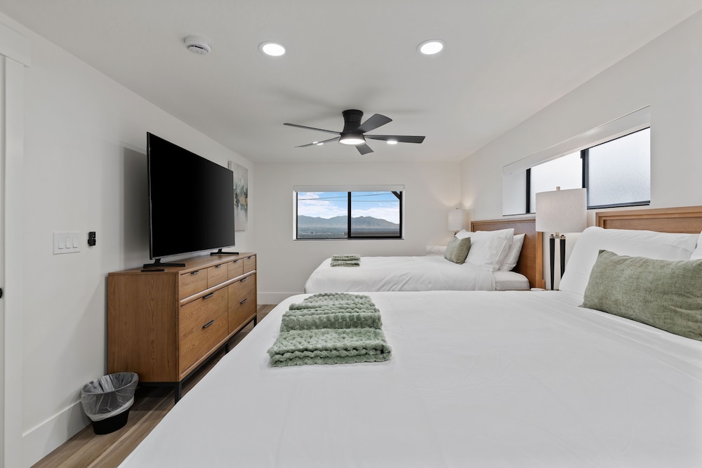 All-new Luxe Stay Views, Sauna & Hot Tub 7 Bedroom Villa