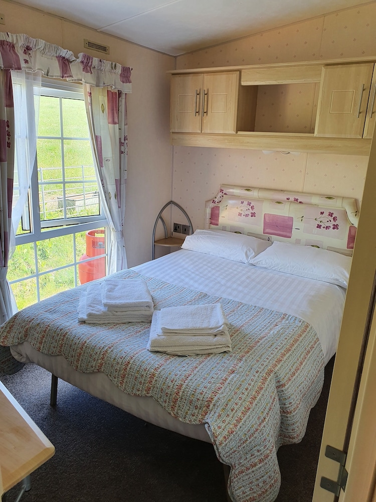 Gaerhyfryd Static Caravan view 4