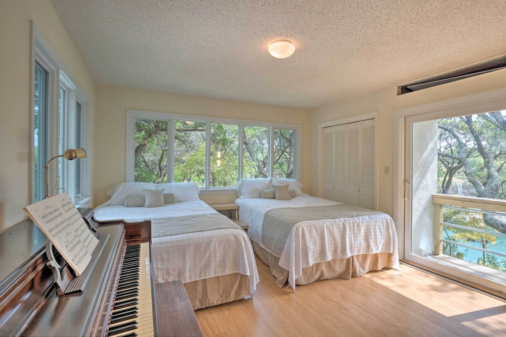 Spacious Lake Travis Home w/ Private Deck & Views! view 3