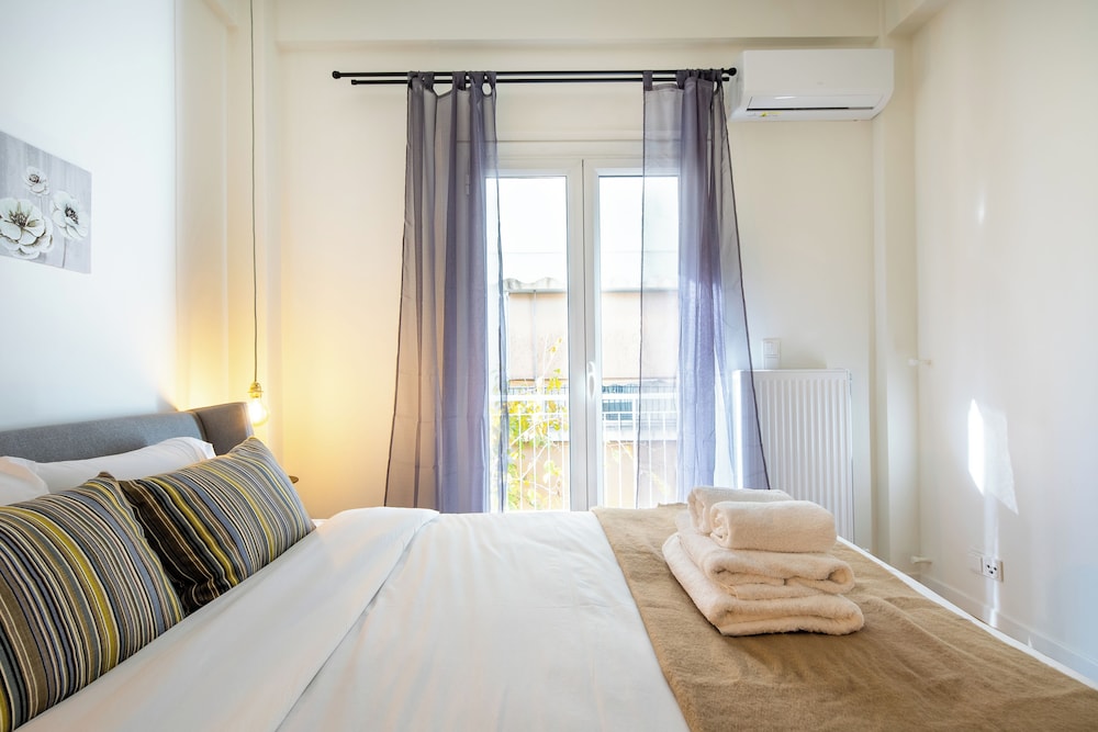 Mystique 2-Bedroom Apartment in Athens