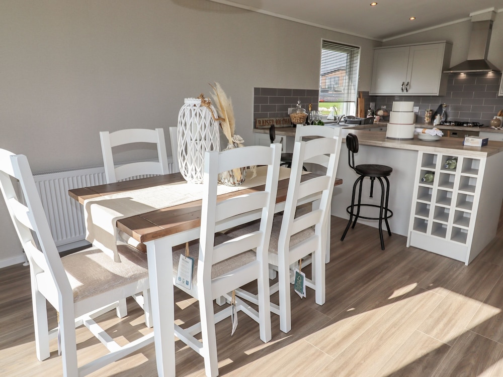 35 Delamere Point