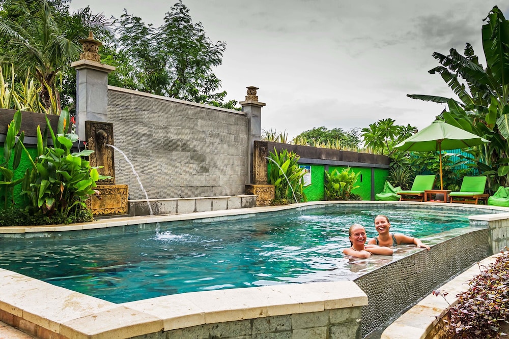 Lembongan Hostel