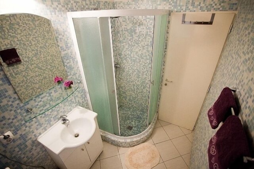 Photo 48