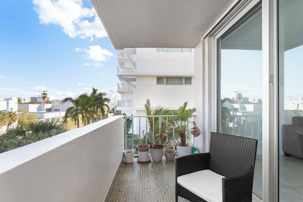 Bay Harbor Sunset Apt 4A