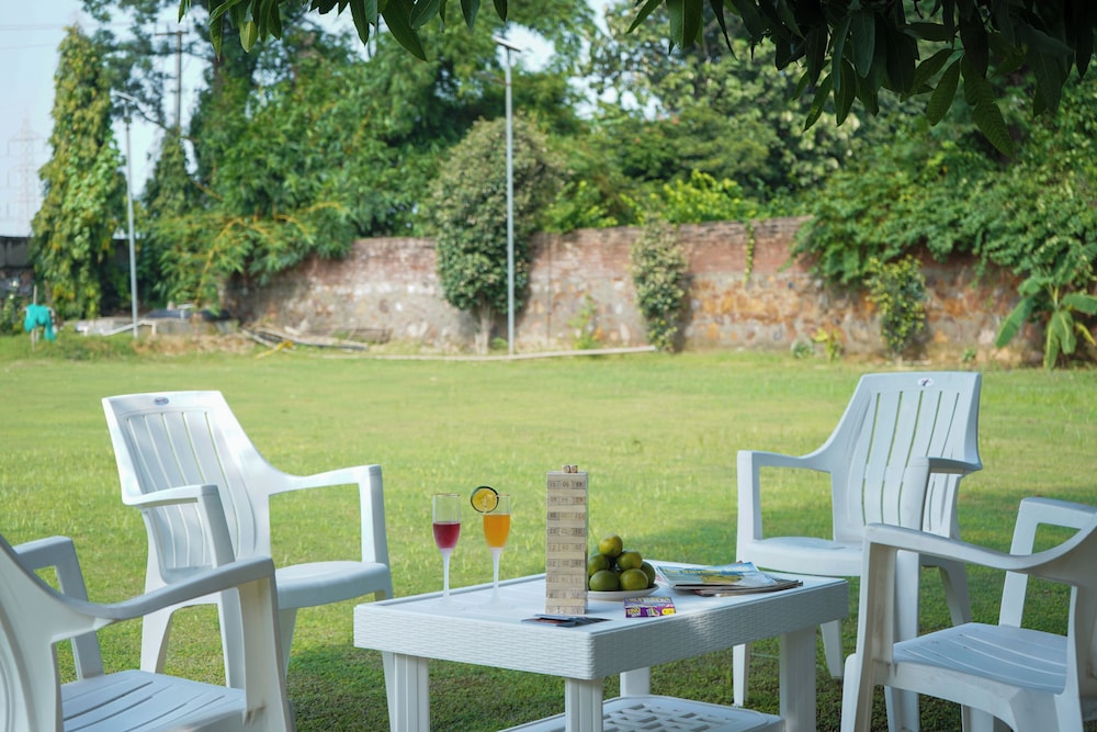 Alaya Stays 5 BHK Pet friendly with pvt pool - Ashirwad Farms