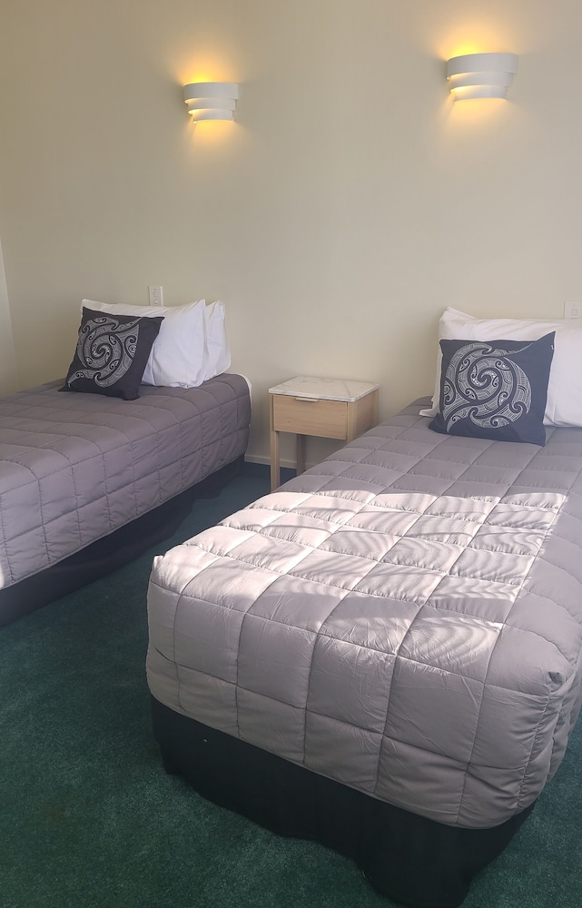Fountain Court Motel