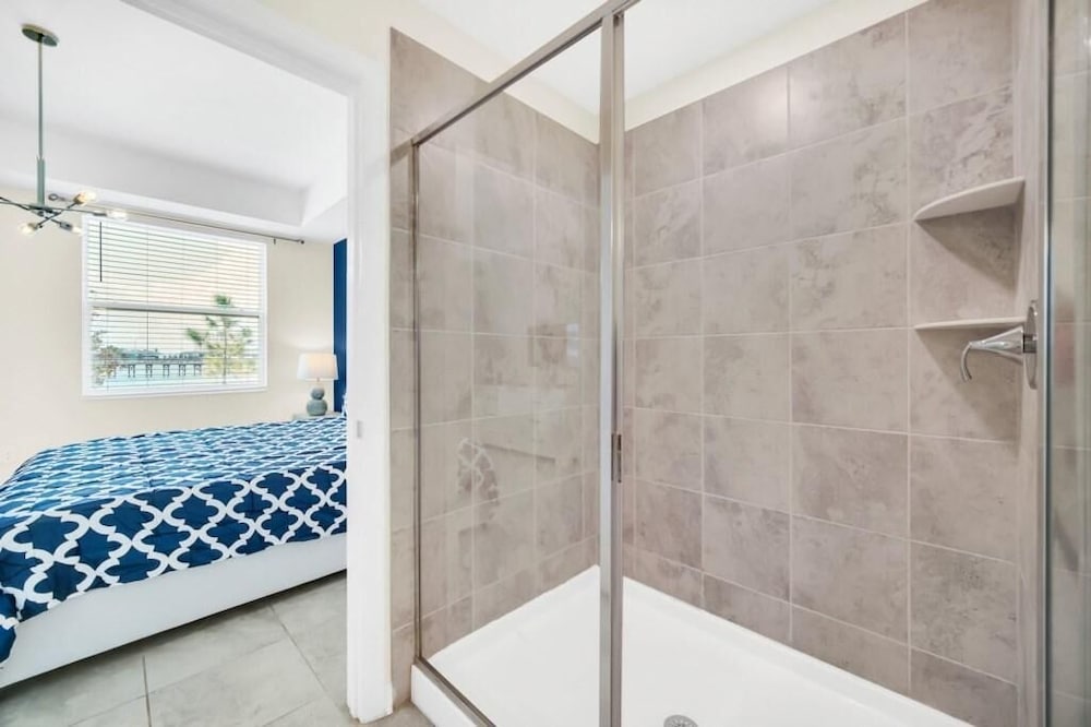 3131 PD - Luxury 3-bed Condo in Storey Lake Resort