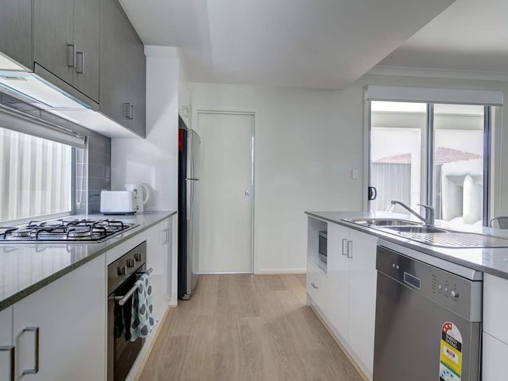 Unwind Modern City Townhouse