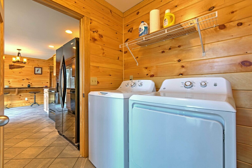 Quiet Shenandoah Cabin w/ Porch & Pastoral Views! view 5