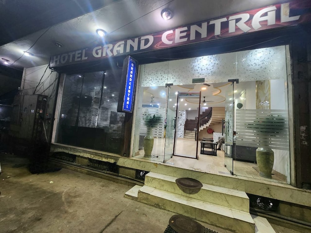 Hotel Grand Central Near Karolbagh Metro