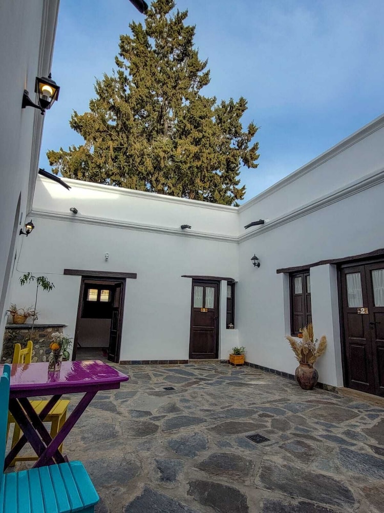 Hosteria La Vieja Esquina