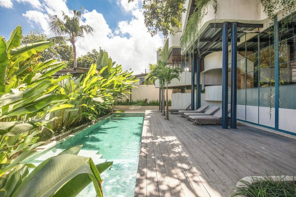 Modern 1-br Loft With Art Deco Vibe Shared Pool