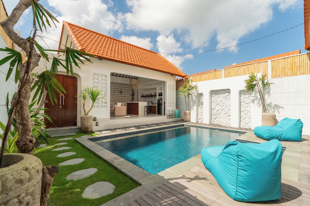 Casa Lova - Luxury 2 BR Villa with Pool