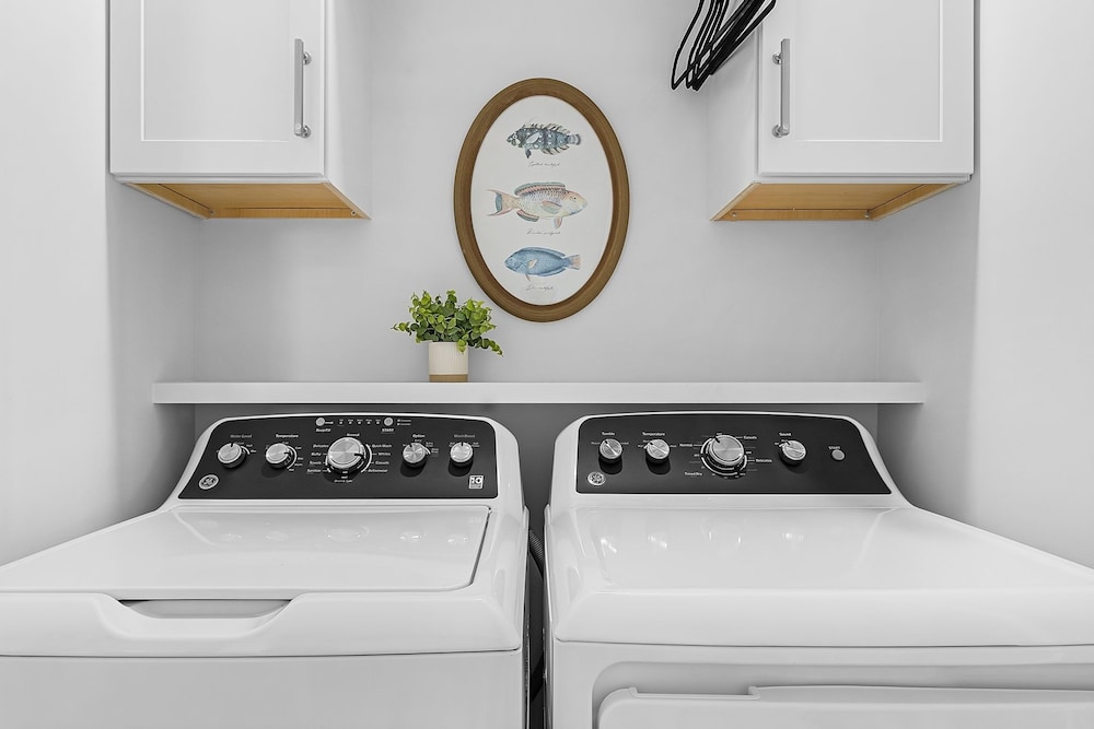 319 Bay & Beach Blessings: Pool Home W/ Water Views! 4 Bedroom Home