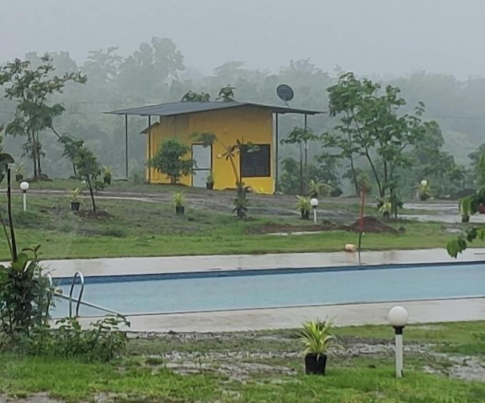 Savli Farm's Nature Retreat & Adventures