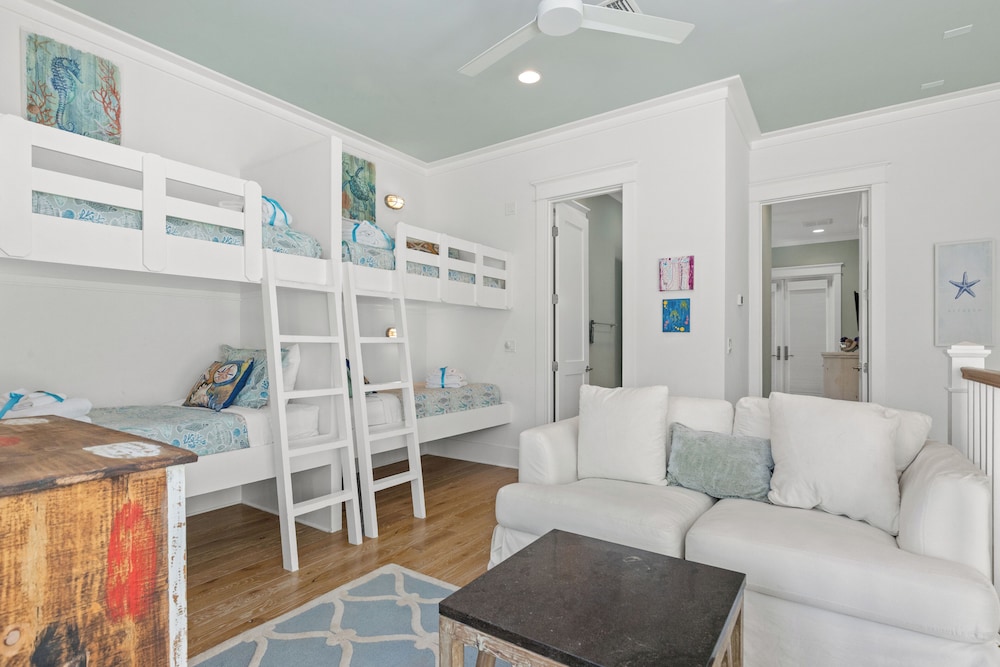 Sea Dlight: 3BR Beach Home Sleeps 10 With 4 Bikes in Watersound West