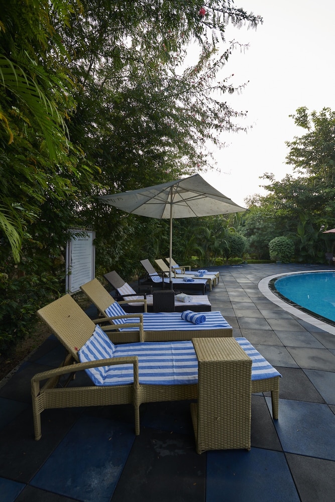 Aacorn Hideaway Resort & Spa