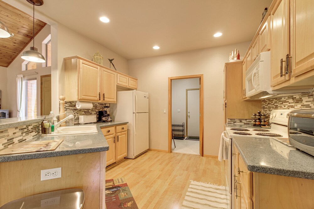 Unwind Fireside! Home 30 Mi to Sunrise Ski Resort