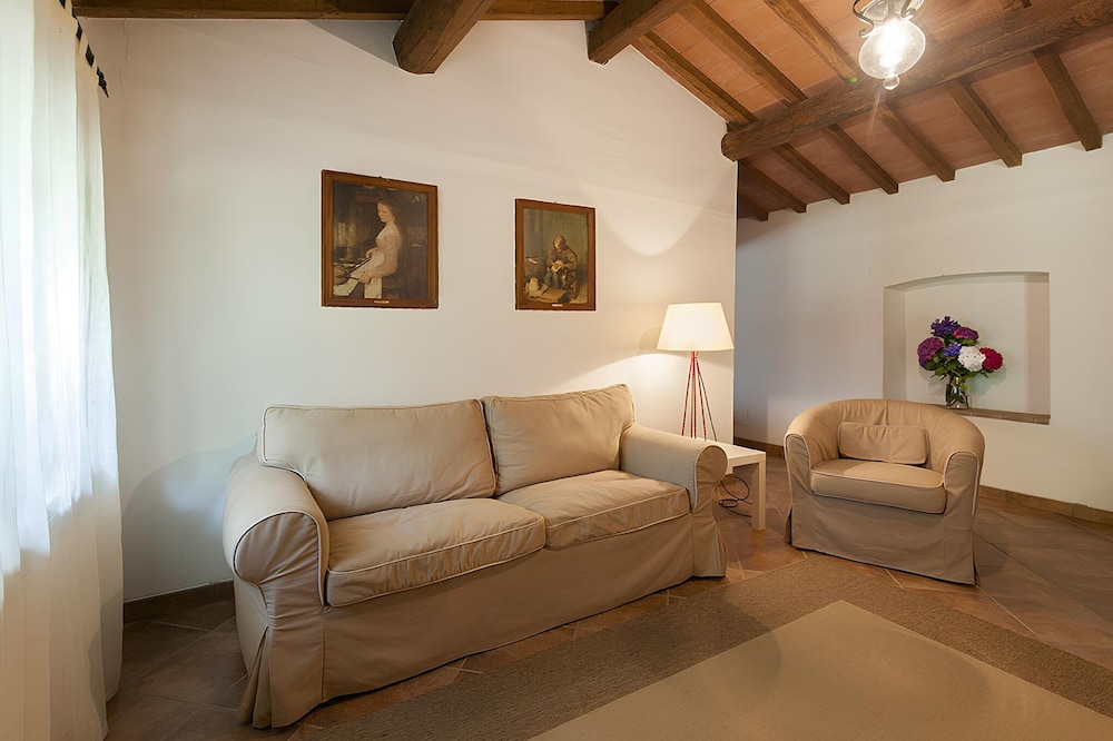 Fattoria Javello Agriturismo La Casaccia