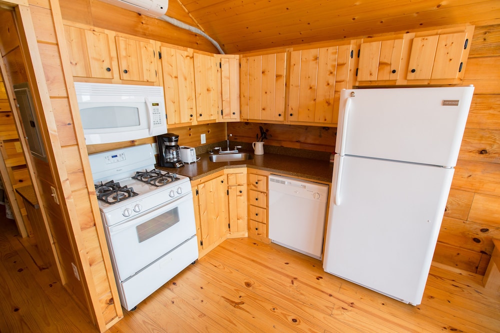 Edinboro Lake Resort Cabins