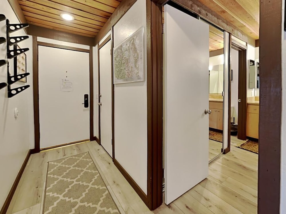 Snowbird 112 2 Bedroom Condo