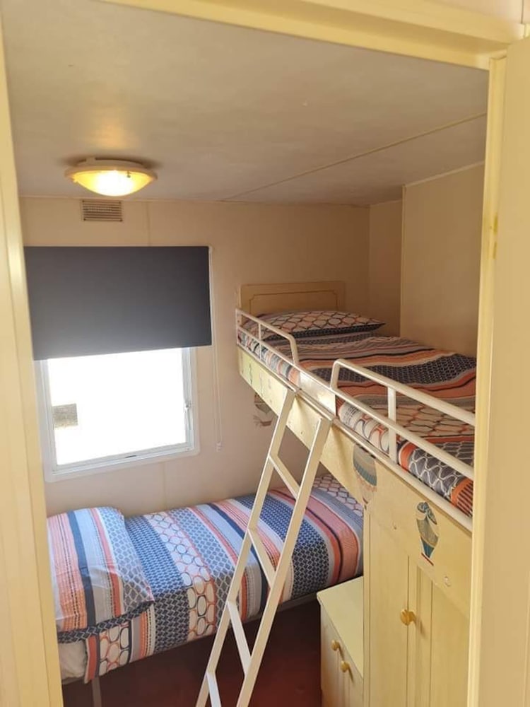 Cosey 3 Bedroom Mobile Home Golden Palms Resort view 4