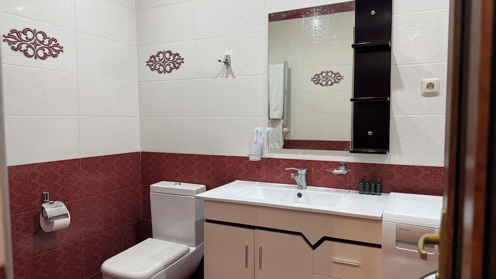 Comfortable apartments on Northern Avenue by Sweet Home