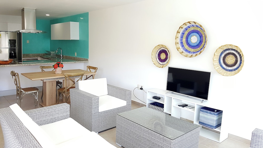 9 Bahias Condos - Property Image 3