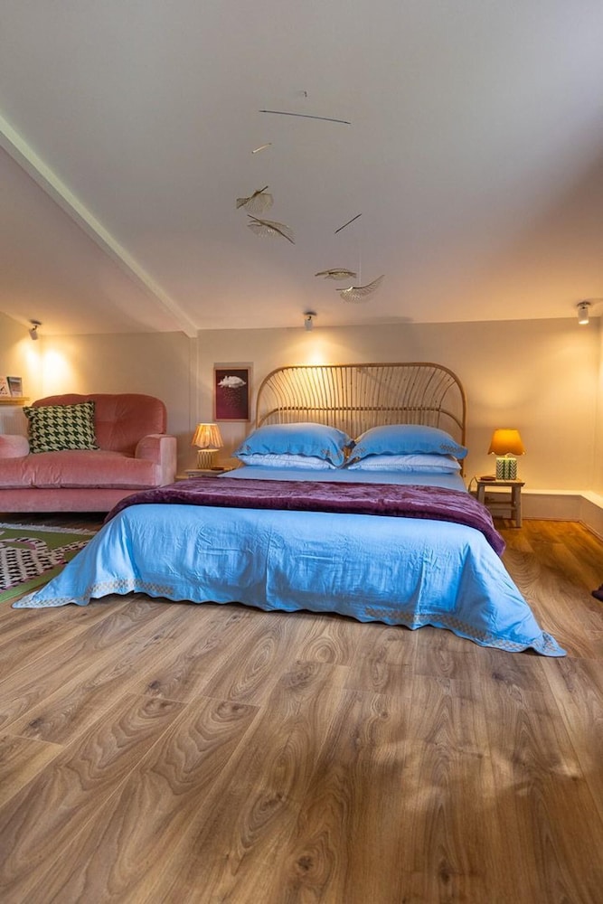 Rustic Barn Retreat in North Dorset view 5