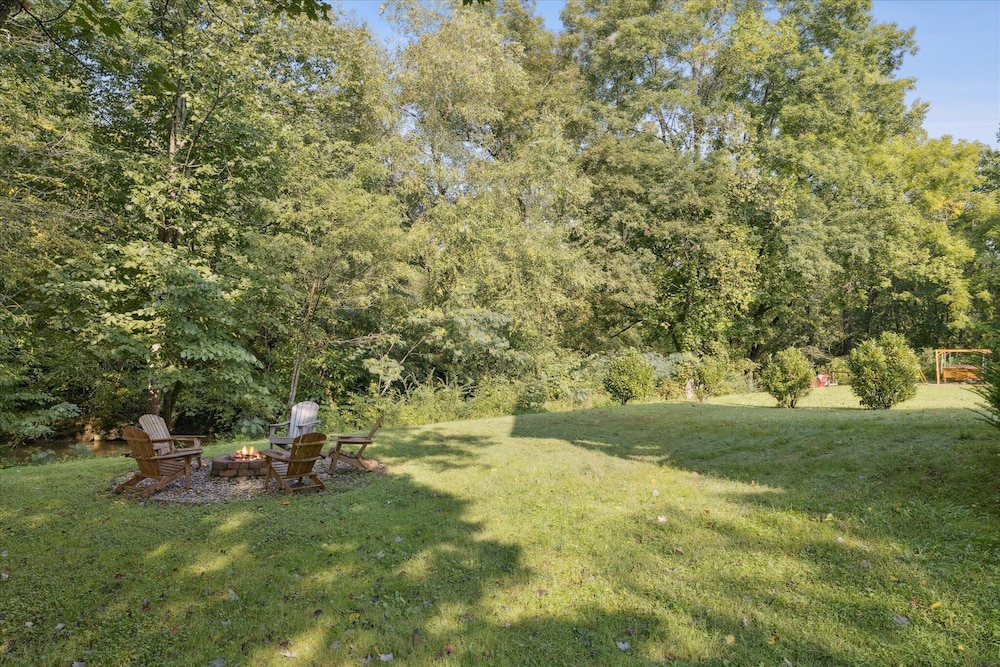 River View Dog Friendly Game Room w Hot Tub