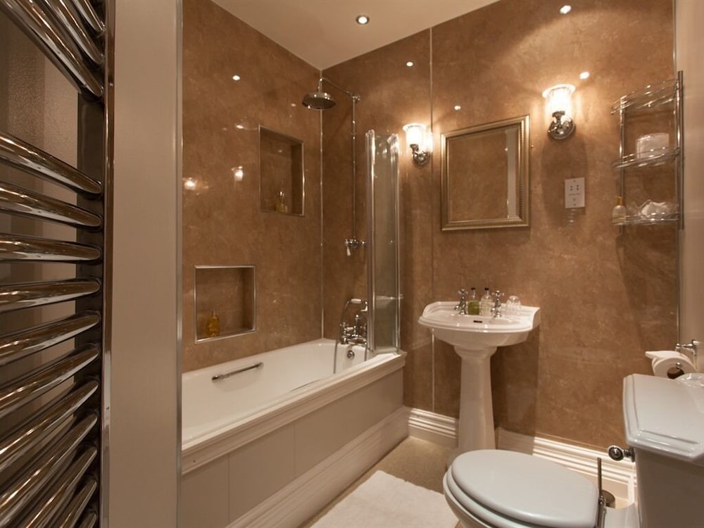 West Longridge Manor B&B